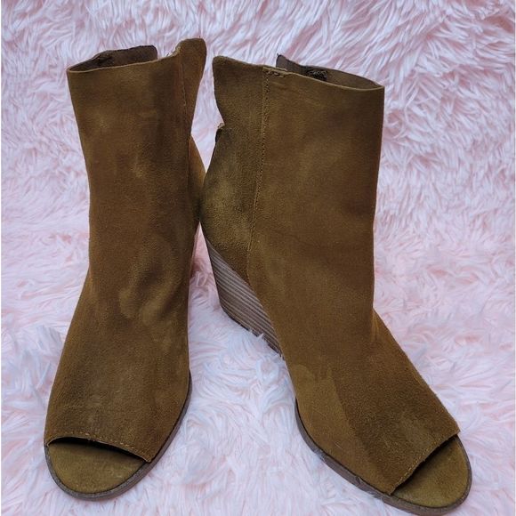 host PICK 🎆 Lucky Brand Urbi Open Toe Booties - Picture 3 of 12